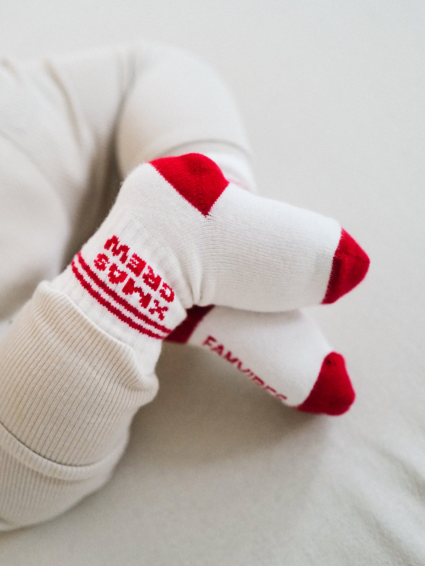 X-Mas Crew Socken Mini 'Milk/Rot'